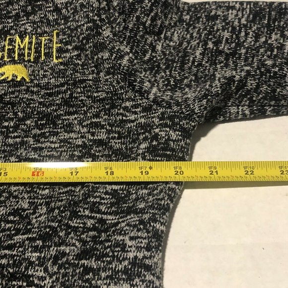 Gray Zip Up Yosemite Bear Hoodie Yellow Accents Women’s Large - Picture 10 of 12